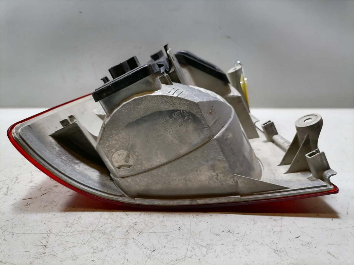 VW Touran 1T original R&uuml;cklicht R&uuml;ckleuchte Heckleuchte rechts Vorfacelift BJ05